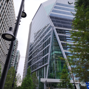 Modern commercial building with structural alignment and layout precision